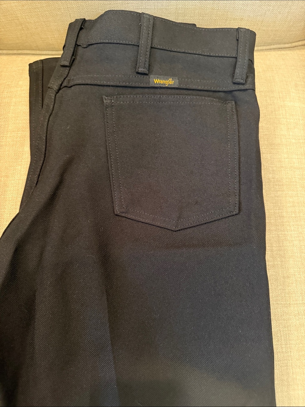Wrangler Men’s Black Slim Straight Jeans with Back Pocket NWOT
